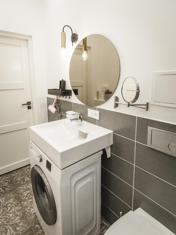 1212 Apartments With Free Parking Riga Exterior photo