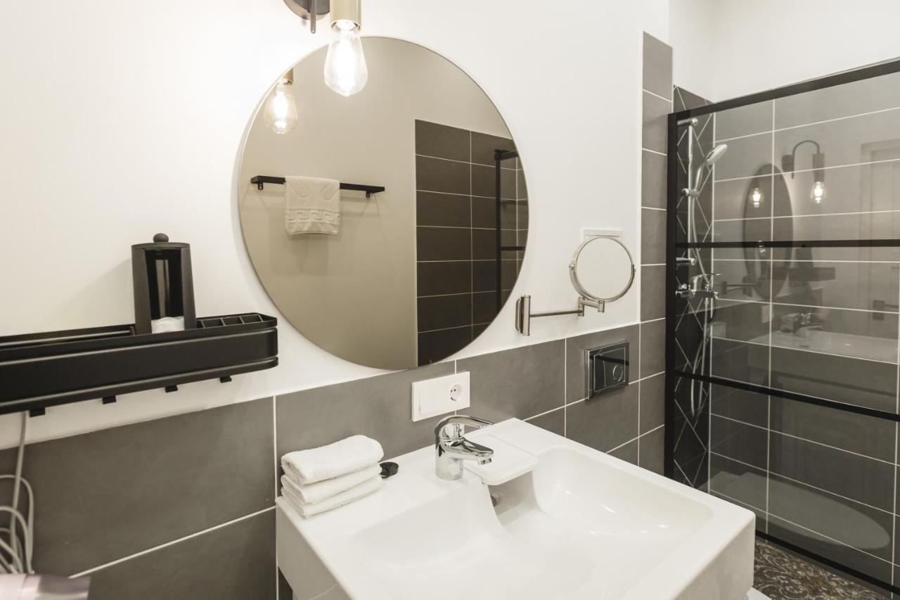 1212 Apartments With Free Parking Riga Exterior photo