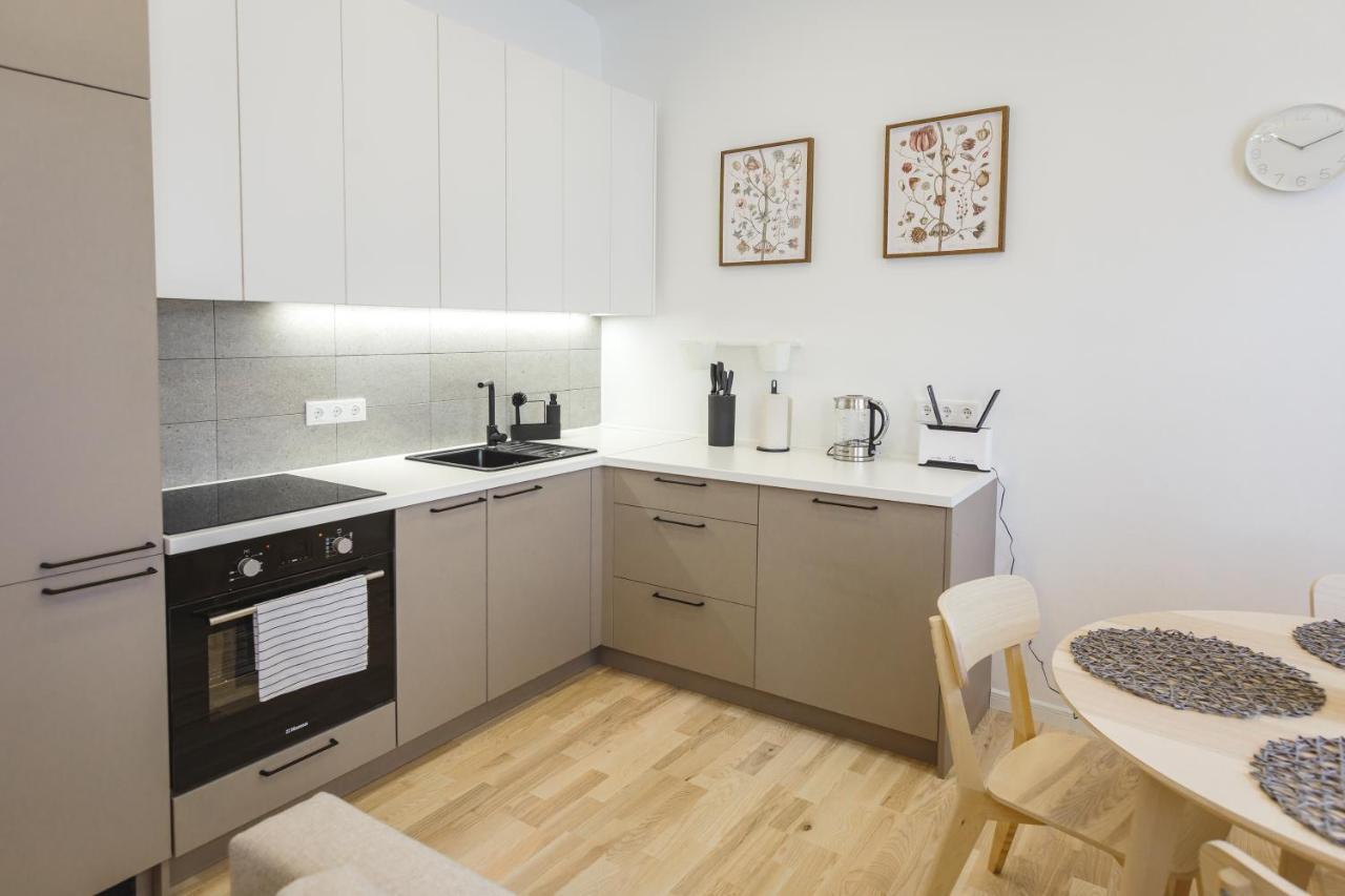 1212 Apartments With Free Parking Riga Exterior photo